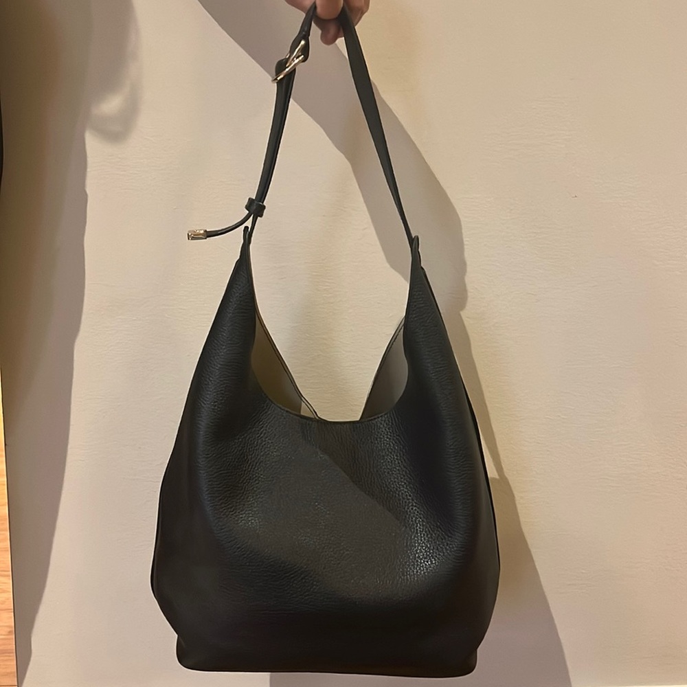 Tory Burch Hobo. Black, medium sized